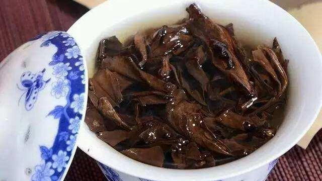 隔过夜的茶水还能不能喝？的头图